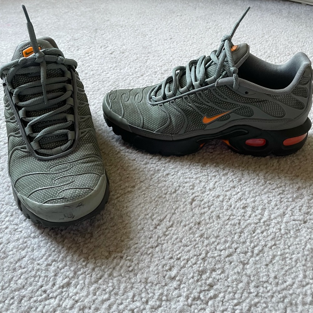 nike air max plus dark stucco